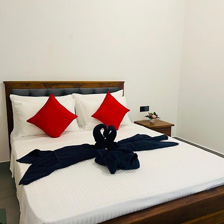 Maapagala Resort シギリヤ エクステリア 写真